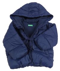 Tmavomodrá šusťáková zimní bunda s volánkem a kapucí Benetton