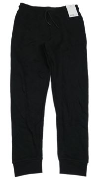 Nové - Černé tepláky George