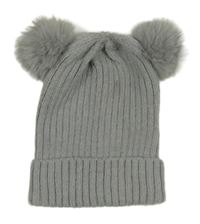 Šedá žebrovaná pletená čepice s bambulemi Primark