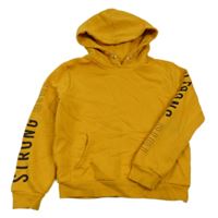 Žlutá mikina s nápisem a kapucí 