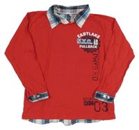 Červené triko s nápisem a košilovým límcem C&A