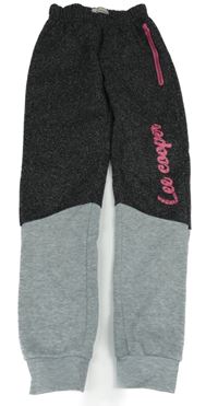 Tmavošedo-světlešedé tepláky s růžovým nápisem Lee Cooper