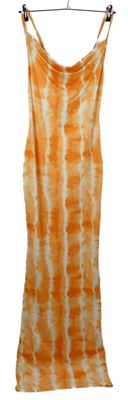 Dámské oranžovo-bílé vzorované batikované dlouhé šaty Pretty Little Thing 