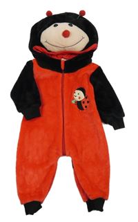 Červeno-černá chlupatá kombinéza  s beruškou a kapucí 