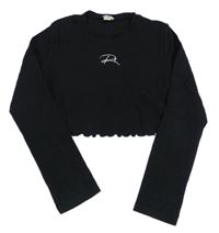 Černé žebrované crop triko s nápisem River Island 