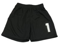 Černé sportovní kraťasy s číslem 