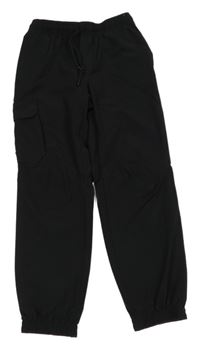 Černé šusťákové cuff kalhoty 
