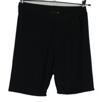 Dámské černé elastické sportovní kraťasy PrettyLittle Thing