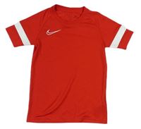 Červené sportovní tričko s logem Nike