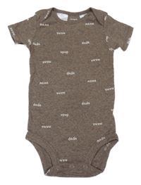 Hnědé body s nápisy Carter's