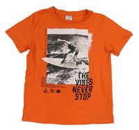 Oranžové tričko se surferem Chapter young