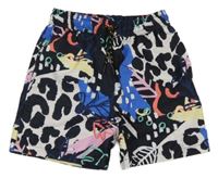 Černo-barevné vzorované plážové kraťasy 