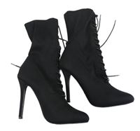 Dámské černé šněrovací polokozačky na jehlovém podpatku vel. 38