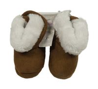 Nové - Hnědé semišové zateplené capáčky 