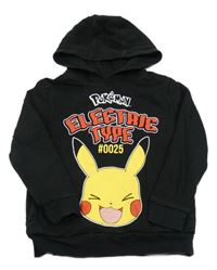 Černá mikina s Pikachu a kapucí George