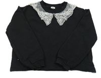 Černá crop mikina s krajkovým třpytivým límečkem s kamínky River Island