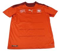 Červené sportovní tričko s číslem Puma