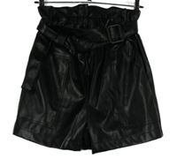 Dámské černé koženkové kraťasy s páskem Shein 
