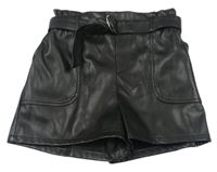 Černé koženkové sukňové kraťasy s páskem zn. Primark