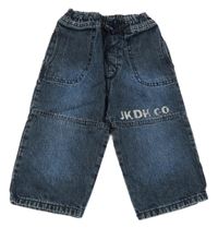 Tmavomodré rifle s písmenky