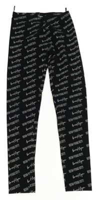 Černé legíny s nápisy 