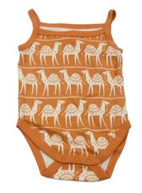 Cihlové body s velbloudy C&A