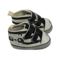 Černo-bílé pruhované capáčky s pandami 