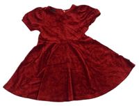 Rubínové sametové šaty s kolovou sukní 