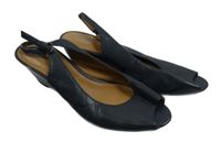 Dámské tmavomodré kožené slingback lodičky na klínku Clarks vel. 40