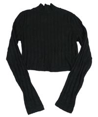 Černý žebrovaný crop svetr s rolákem 