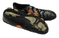 Černo-šedé vzorované koženkové kopačky Victory vel. 32