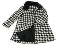Černo-bílý vzorovaný podšitý kabát s kožešinovým límečkem St. Bernard