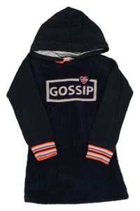 Tmavomodré chlupato/teplákové šaty s nápisem a kapucí