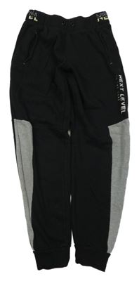 Černo-šedé tepláky s nápisem Primark