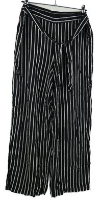 Dámské černo-bílé pruhované palazzo kalhoty s páskem F&F