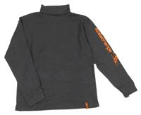 Tmavošedý rolák s nápisem a lyžařem alive