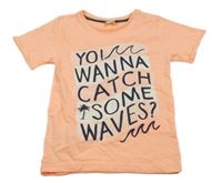 Neonově oranžové pruhované tričko s nápisem