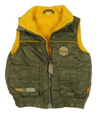 Khaki šusťáková zateplená vesta s nášivkami 