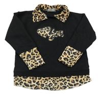 Černo-vzorovaná mikina s nápisem a srdíčkem a kamínky a límečkem 