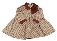 Světlehnědo-mahagonové šaty s písmenky a límečkem