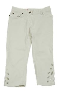 Bílé capri rifle s perforovaným vzorem