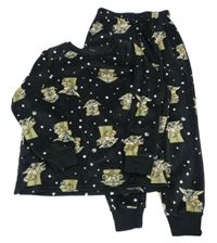 Černé plyšové pyžamo s hvězdami a Yodou Matalan