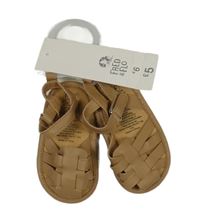 Nové - Hnědé koženkové páskové capáčky F&F