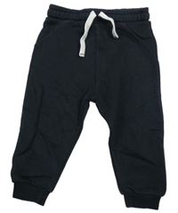 Černé tepláky F&F