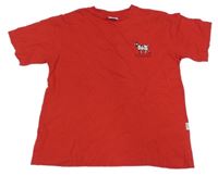 Červené tričko s kozou 