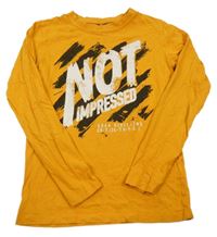 Hořčicové triko s nápisy chapter young