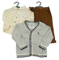 Nové - 3set - Šedý melírovaný propínací svetr + krémová košile s hvězdami + hnědé plátěné kalhoty F&F