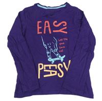 Fialové triko s nápisem 