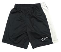 Černo-bílé sportovní kraťasy Nike