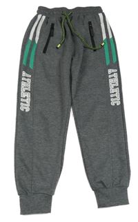 Tmavošedé tepláky s pruhy a nápiy